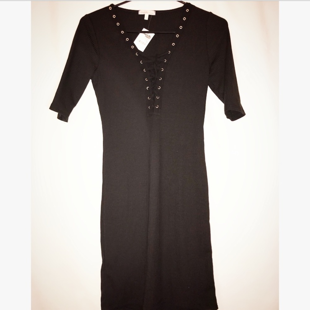 Black bodycon dress